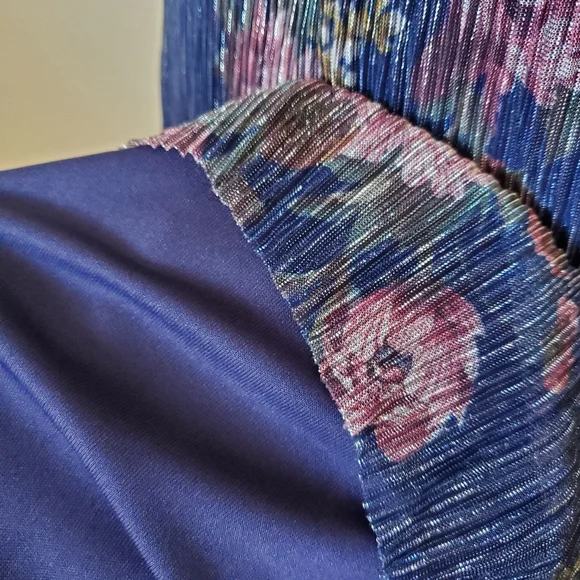 Forever Unique Glistening to Floral Dreams Midi Dress - Picture 9 of 13